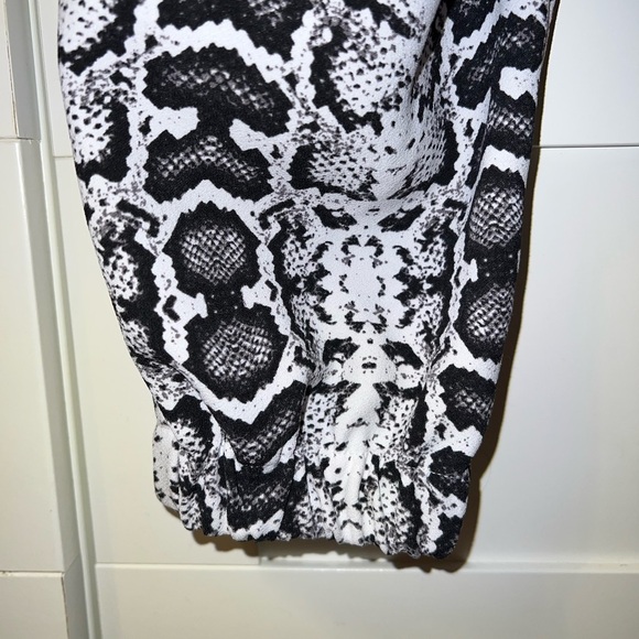 Express High Waisted Snakeskin Print Joggers - Picture 5 of 6